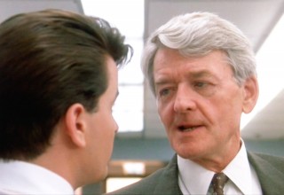 Hal Holbrook plays Lou Mannheim